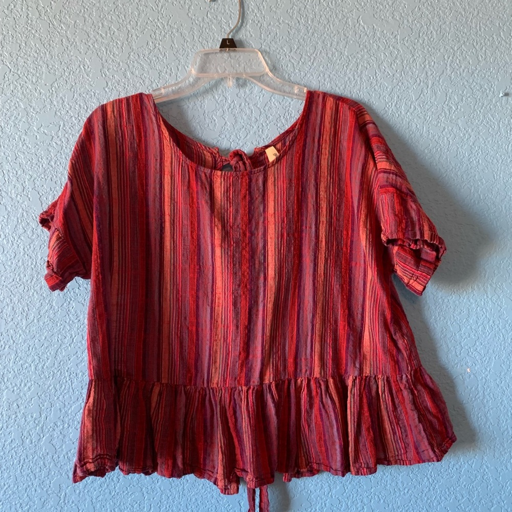 Red/purple ruffled shirt